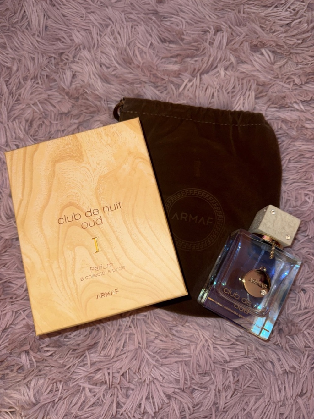 Club de Nuit Oud I
(ENTIRE SET) 
-perfume bottle EMPTY 
-box
-dust bag